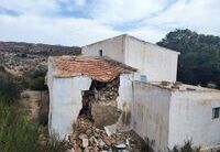 R02296: Cortijo zu verkaufen In Urcal, Almería