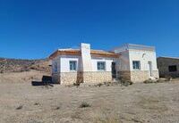 R22220: Villa zu verkaufen In Fuente Amarga, Almería