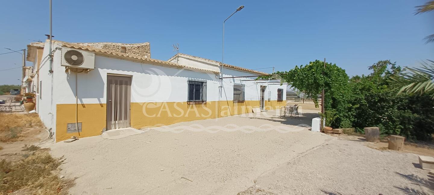 R22365: 4 Bedroom Country House for Sale